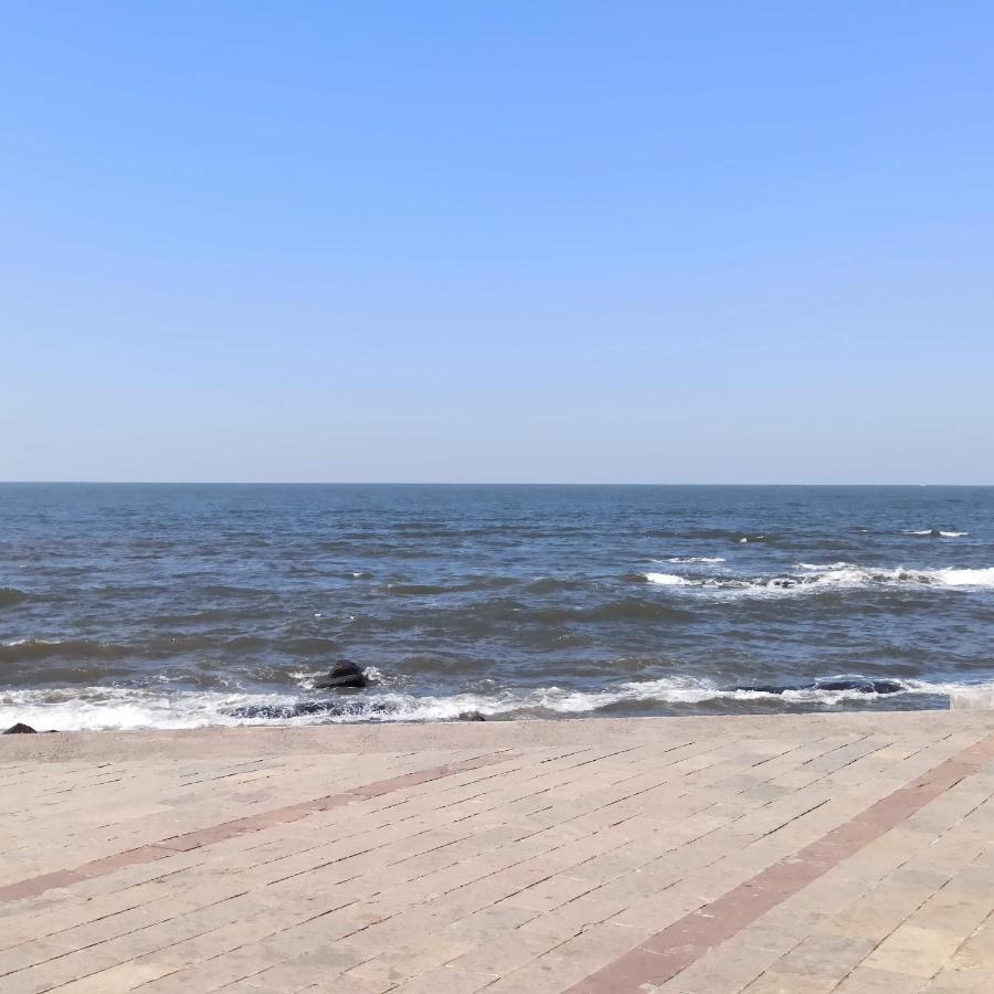Cozy Private Ac Studio By The Sea Bandstand Bandra W Mumbai Nr Taj Lands End Daire Dış mekan fotoğraf