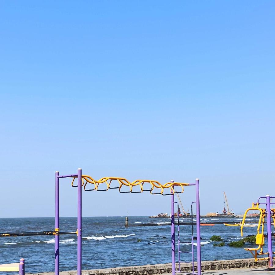 Cozy Private Ac Studio By The Sea Bandstand Bandra W Mumbai Nr Taj Lands End Daire Dış mekan fotoğraf
