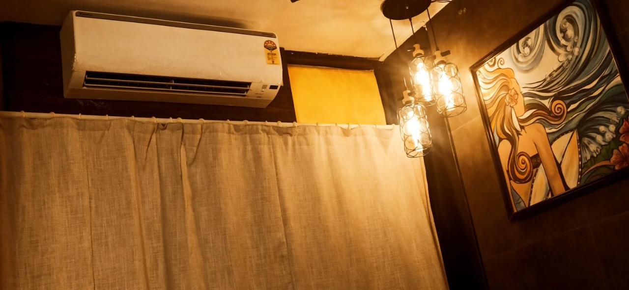Cozy Private Ac Studio By The Sea Bandstand Bandra W Mumbai Nr Taj Lands End Daire Dış mekan fotoğraf